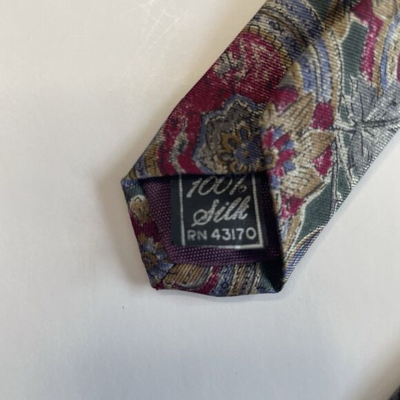 Vintage Oleg Cassini Tie Green Floral 100% Silk Tie - Picture 4 of 7